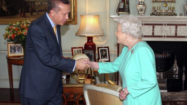 Türkiye Cumhurbaşkanı Recep Tayyip Erdoğan- İngiltere Kraliçesi 2. Elizabeth - Sputnik Türkiye