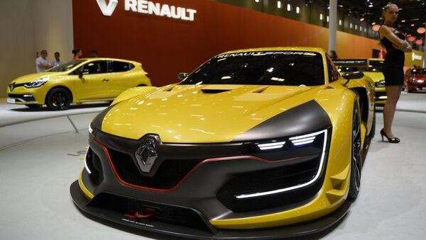Fuarda Renault Sport R.S. 01 modelini tanıttı.  - Sputnik Türkiye
