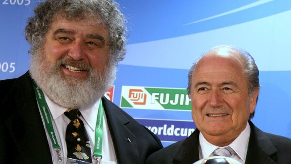 FIFA eski yöneticilerinden Chuck Blazer- FIFA Başkanı Sepp Blatter - Sputnik Türkiye