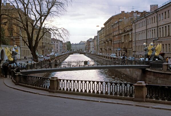 St.Petersburg'da Bankovskiy köprüsü - Sputnik Türkiye