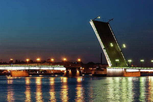 St.Petersburg'da Liteiniy köprüsü. - Sputnik Türkiye