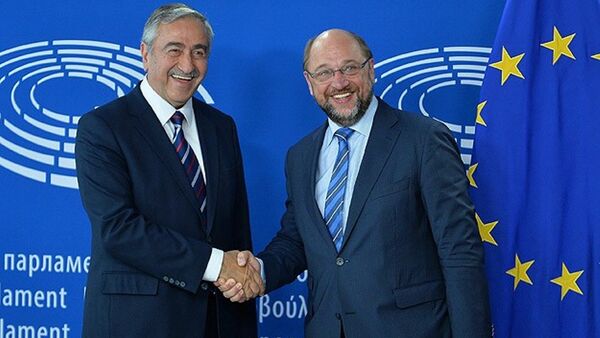 Avrupa Parlamentosu Başkanı Martin Schulz ile KKTC Cumhurbaşkanı Mustafa Akıncı - Sputnik Türkiye