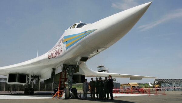 Rusya'nın bombardıman uçağı Tu-160 - Sputnik Türkiye