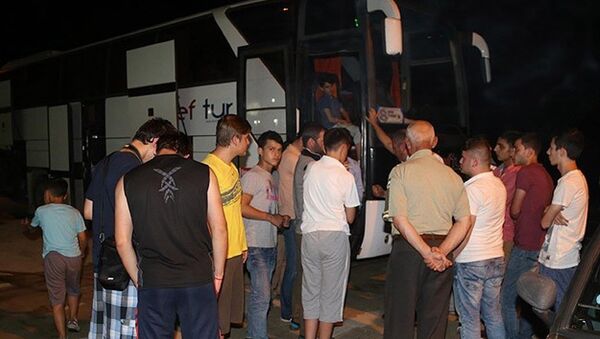 PKK, öğrencileri taşıyan otobüsün yolunu kesti iddiası - Sputnik Türkiye