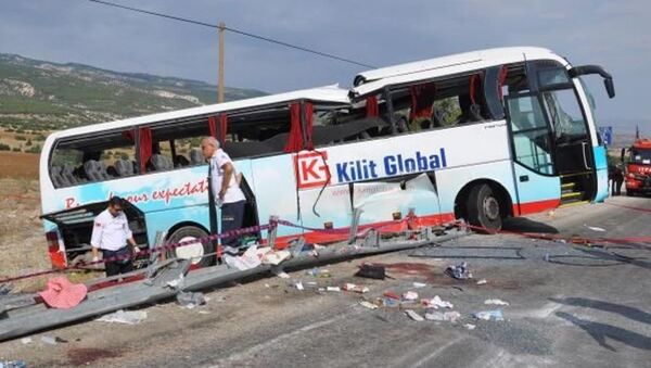 Rus turistleri taşıyan tur otobüsü kaza yaptı - Sputnik Türkiye
