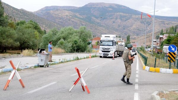 Erzurum'da PKK'lıların minibüse ateş açması - Sputnik Türkiye