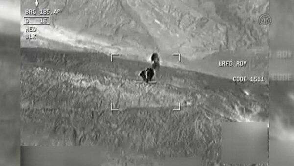 PKK'nın mühimmat deposunun imhası havadan görüntülendi - Sputnik Türkiye