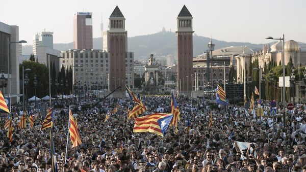 Katalonya'da bağımsızlık yanlısı Junts pel Si (Evet için Birlik) ittifakı, seçim kampanyasının son gününde Barcelona'daki fuar alanında büyük bir miting düzenledi. - Sputnik Türkiye