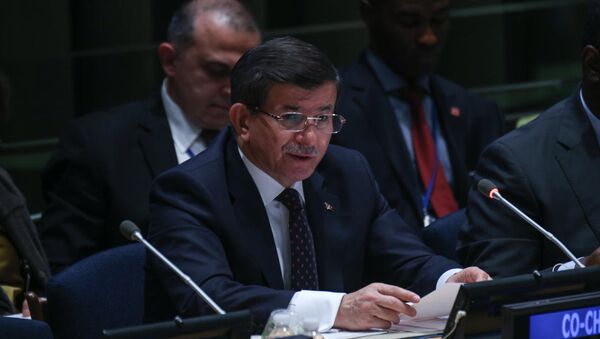 Başbakan Ahmet Davutoğlu, BM Sürdürülebilir Kalkınma Gündemi Zirvesi kapsamında düzenlenen ''İnteraktif Diyalog Toplatısı''na eş başkanlık etti. - Sputnik Türkiye