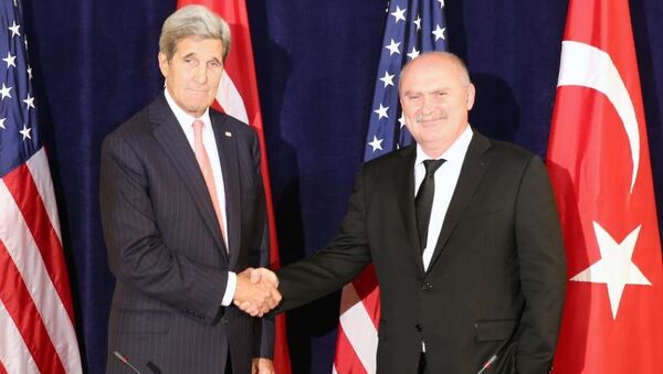 ABD Dışişleri Bakanı John Kerry- Dışişleri Bakanı Feridun Sinirlioğlu - Sputnik Türkiye