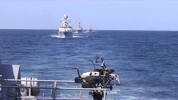 Rus donanması IŞİD'i Hazar Denizi'nden vurdu - Sputnik Türkiye
