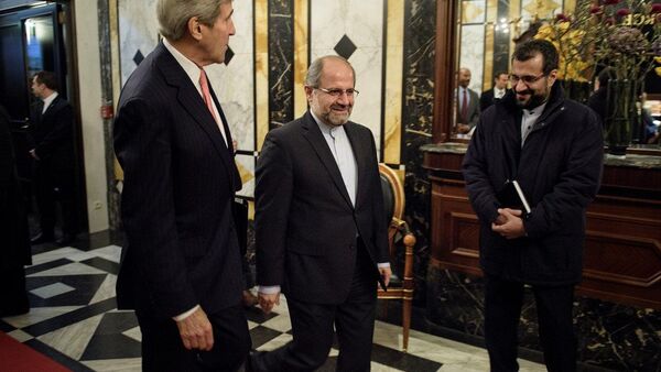ABD Dışişleri Bakanı John Kerry, Viyana'daki Suriye görüşmeleri öncesinde İran Dışişleri Bakanı Muhammed Cevad Zarif  ile bir araya geldi. - Sputnik Türkiye