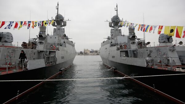 Rusya'nın Zelyonıy Dol ve Serpuhov isimli gemileri - Sputnik Türkiye