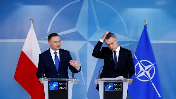 NATO Genel Sekreteri Jens Stoltenberg - Polonya Devlet Başkanı Andrzej Duda - Sputnik Türkiye