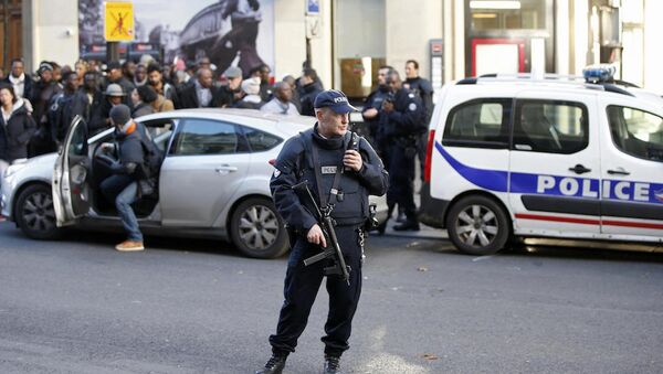 Paris'teki 5 okul terör tehdidi nedeniyle boşaltıldı. - Sputnik Türkiye