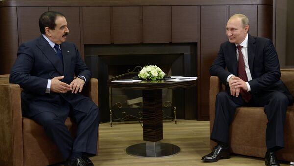 Vladimir Putin ve Bahreyn KralıHamad bin Isa El Halife - Sputnik Türkiye