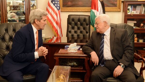 ABD Dışişleri Bakanı John Kerry - Filistin Devlet Başkanı Mahmud Abbas - Sputnik Türkiye