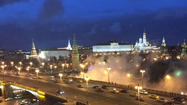 Kremlin yakınında yükselen duman bulutu korkuttu. - Sputnik Türkiye