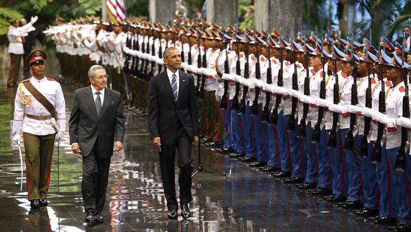 ABD Başkanı Barack Obama ve Küba Devlet Başkanı Raul Castro Havana'da bir araya geldi - Sputnik Türkiye