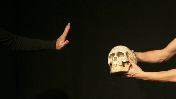 Shakespeare’nin Hamlet adlı oyunundan bir kare - Sputnik Türkiye