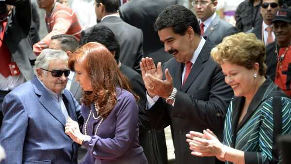Eski Arjantin Devlet Başkanı Cristina Kirchner, eski Uruguay Devlet Başkanı Jose Mujica, Venezüella Devlet Başkanı Nicolas Maduro ve Brazilya Cumhurbaşkanı Dilma Rousseff - Sputnik Türkiye