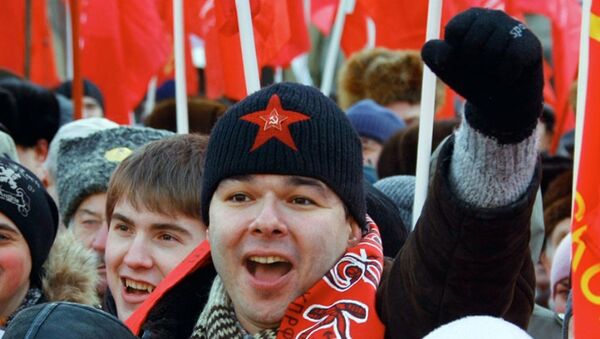 Rus komünistler Kızıl Yıldız'ın patentini almak istiyor. - Sputnik Türkiye