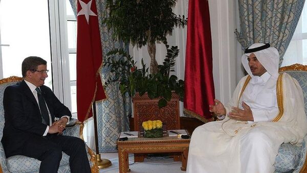 Türk Silahlı Kuvvetlerinin Katar'da konuşlanmasına ilişkin 'uygulama anlaşması', Başbakan Ahmet Davutoğlu ve Katar Başbakanı Şeyh Abdullah'ın huzurunda imzalandı - Sputnik Türkiye