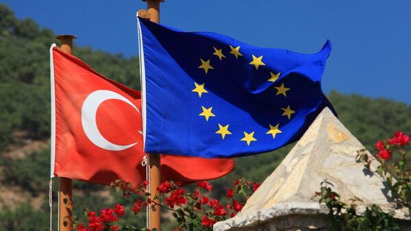 Turkish and EU flags - Sputnik Türkiye