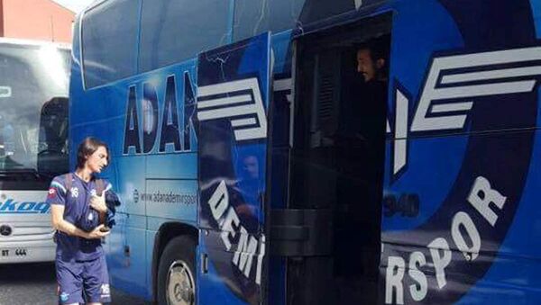 Adana Demirspor otobüsü - Sputnik Türkiye