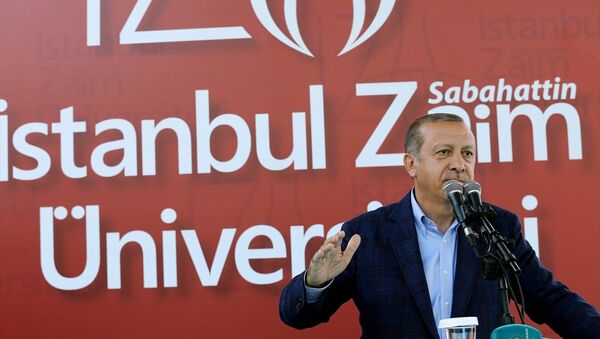 Cumhurbaşkanı Recep Tayyip Erdoğan, Sabahattin Zaim Üniversitesi’nde düzenlenen mezuniyet törenine katıldı. - Sputnik Türkiye