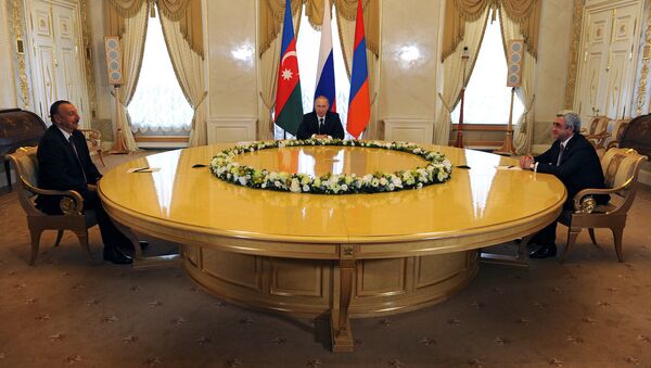 Rusya Devlet Başkanı Vladimir Putin, Azerbaycan Cumhurbaşkanı İlham Aliyev ve Ermenistan Devlet Başkanı Serj Sarkisyan, Saint Petersburg'da bir araya geldi. - Sputnik Türkiye