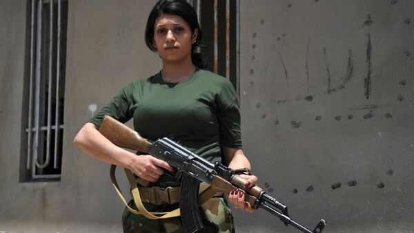 IŞİD'e karşı savaşan kadın peşmergeler - Sputnik Türkiye