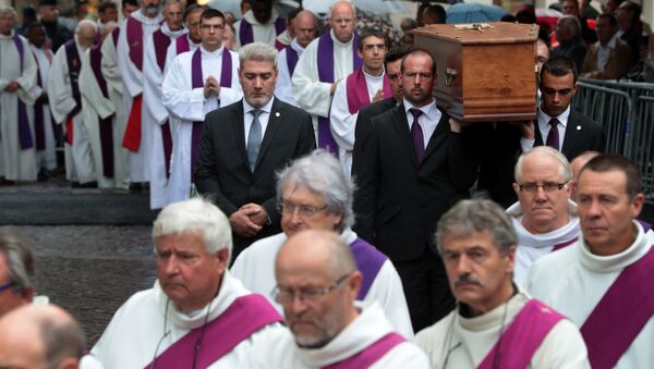 Fransa'daki kilisede katledilen rahip Jacques Hamel'in cenazesi - Sputnik Türkiye