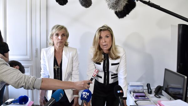 Jacqueline Sauvage’ın avukatları Nathalie Tomasini ve Janine Bonaggiunta - Sputnik Türkiye