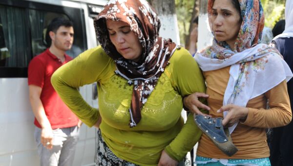 Gaziantep'teki saldırıda hayatını kaybedenler son yolculuklarına uğurlandı. - Sputnik Türkiye