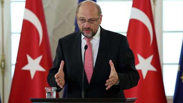 Başbakan Binali Yıldırım, Avrupa Parlamentosu Başkanı Martin Schulz (fotoğrafta) ile Çankaya Köşkünde gerçekleştirdiği görüşmenin ardından ortak basın toplantısı düzenledi. - Sputnik Türkiye