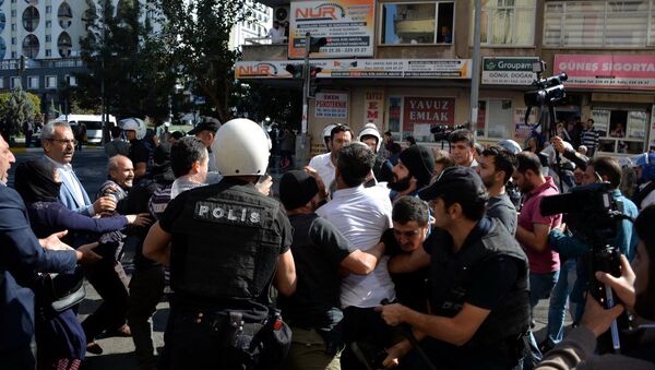 Diyarbakır'daki Gülten Kışanak protestosuna müdahale - Sputnik Türkiye