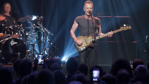Sting, Paris'teki terör saldırılarının birinci yıldönümünde Bataclan'da konser verdi - Sputnik Türkiye