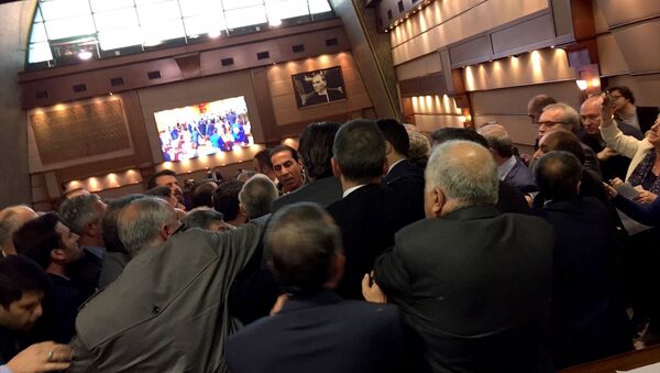 İBB'nin meclis toplantısında 'cinsel istismar' kavgası çıktı - Sputnik Türkiye