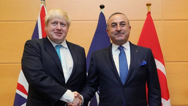 NATO - AB Dışişleri Bakanları toplantısında Dışişleri Bakanı Mevlüt Çavuşoğlu, İngiliz mevkidaşı Boris Johnson ile de görüştü - Sputnik Türkiye