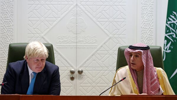 İngiltere Dışişleri Bakanı Boris Johnson ve Suudi mevkidaşı Adil el Cübeyr Riyad'da basın toplantısı düzenledi - Sputnik Türkiye