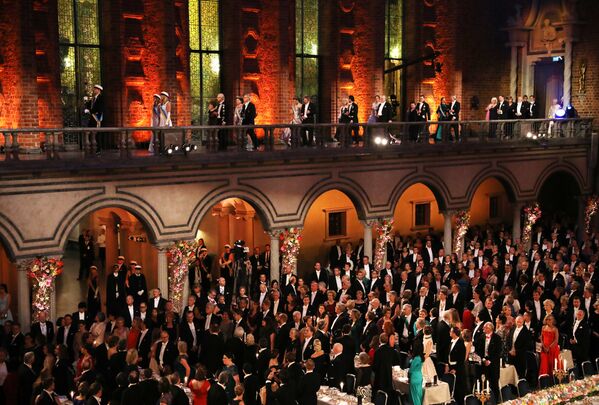 İsveç Kraliyet Ailesi ve Nobel Ödülü sahipleri - Sputnik Türkiye