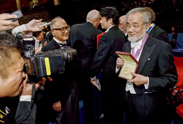 Japon hücre biyoloğu Yoshinori Ohsumi, Nobel Tıp Ödülü’nün sahibi oldu. - Sputnik Türkiye