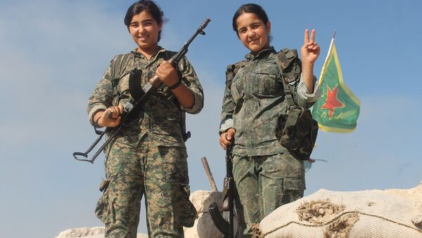 Demokratik Suriye Güçleri'nin (DSG) kadın savaşçıları - Sputnik Türkiye