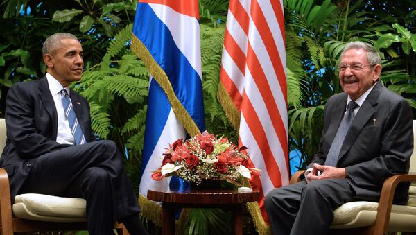 ABD Başkanı Barack Obama-Küba Devlet Başkanı Raul Castro - Sputnik Türkiye