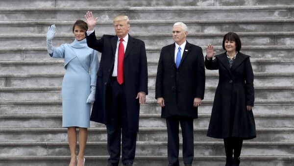 ABD Başkanı Donald Trump, yardımcısı Mike Pence ve First Lady Melania Trump ile Karen Pence - Sputnik Türkiye