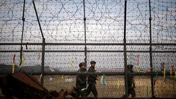 Güney Kore askerleri Kuzey Kore sınırında nöbet tutuyor - Sputnik Türkiye