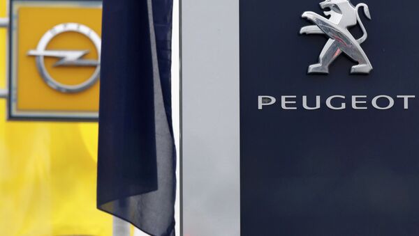 Peugeot ve Opel amblemleri - Sputnik Türkiye