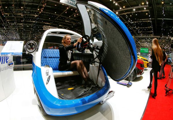 İsviçre’nin Micro Mobility Systems AG şirketi, elektri mikro otomobili Microlino Prototype 1’i sundu. Tasarımcılar, bu model üzerinde çalışırken efsanevi BMW Isetta’dan ilham alıyordu. - Sputnik Türkiye