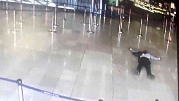 Orly Havalimanı'nda öldürülen saldırgan 39 yaşındaki Paris doğumlu Ziyed bin Belgacem - Sputnik Türkiye